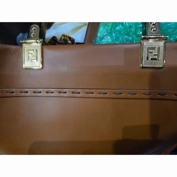 Pristine Authentic Fendi Roma Satchel - Picture 12 of 12